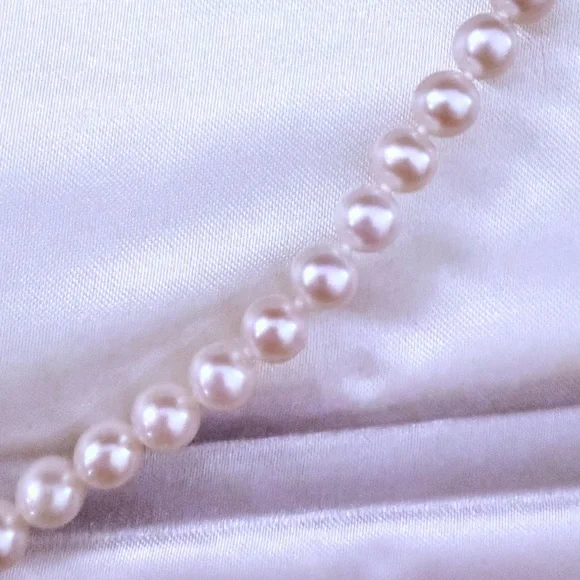 MIKIMOTO Sea Magic White Pearl Necklace - Picture 6 of 10